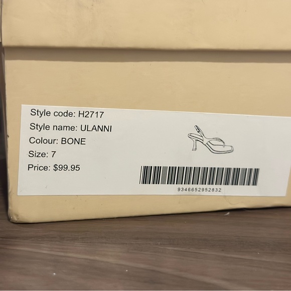 Billini Women's Cream Ulanni Sandals - Picture 4 of 4